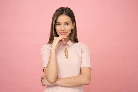 Développer sa Confiance en Soi : 5 Piliers Essentiels pour les Femmes