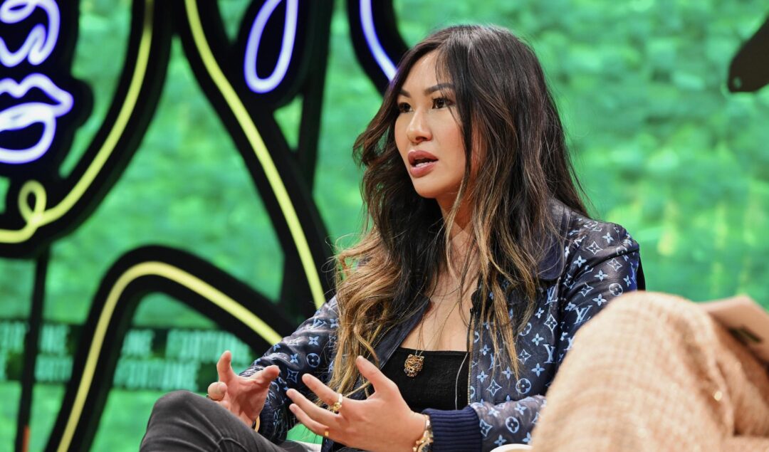 👩‍💻 Lucy Guo : Portrait de la plus jeune femme milliardaire autodidacte