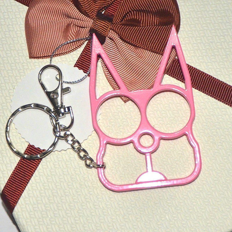 Cat-shaped defense keychain - A practical and dissuasive security accessory